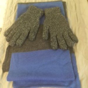 Men's winter glove and scarf set